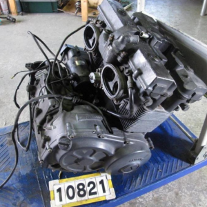 Контрактный двигатель Suzuki GSX-R400 K706 вид сбоку, справа